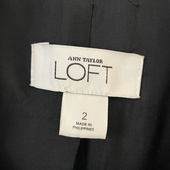 LOFT Black Blazer - size 2 - Picture 3 of 4